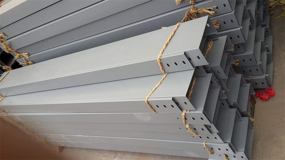 大跨距梯式电缆桥架